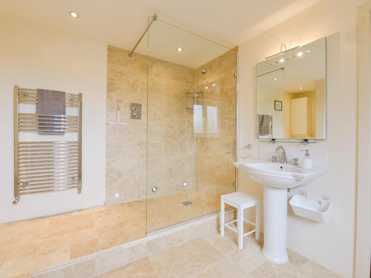 Duffield Villa Kingsbridge  Exterior photo