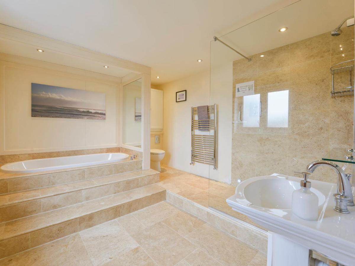 Duffield Villa Kingsbridge  Exterior photo